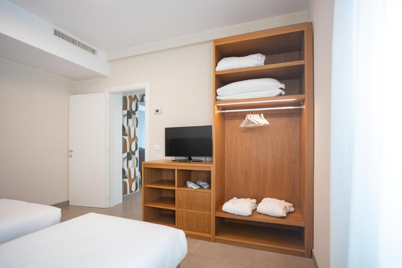 Mosella Suite Hotel Sottomarina Exterior foto